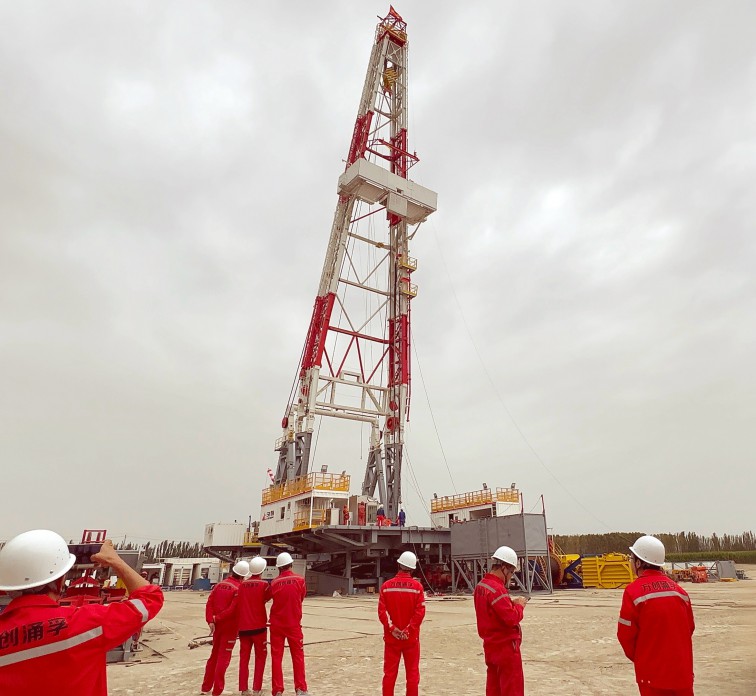 業(yè)務(wù)聚焦 | 麥蓋提莎車2區(qū)塊首口探井井架巍然立起，鉆探新征程正式開啟！